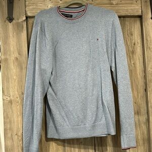 Men’s Tommy Hilfiger size medium sweater
